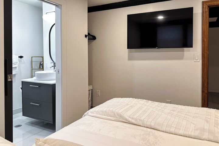 DTW Suites