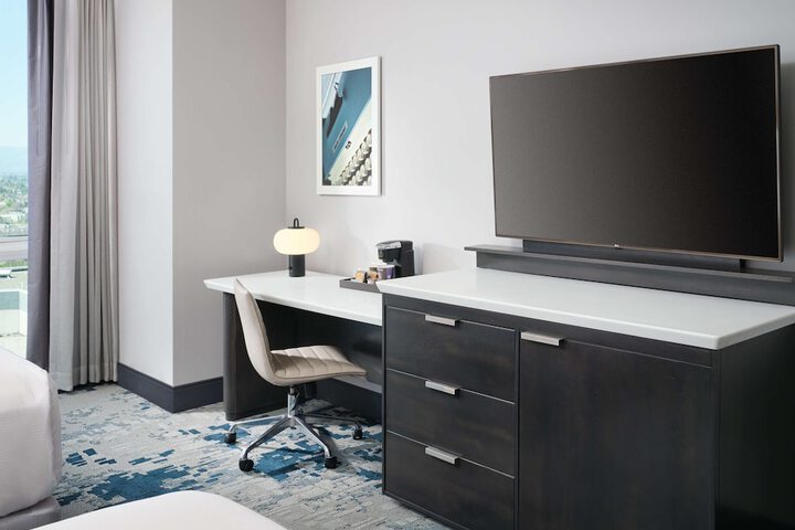 Room 26 of 84