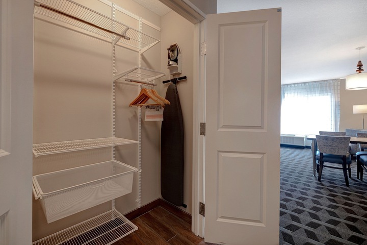 Room 22 of 49