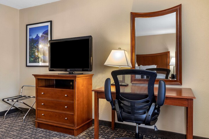 Best Western Swiss Clock Inn