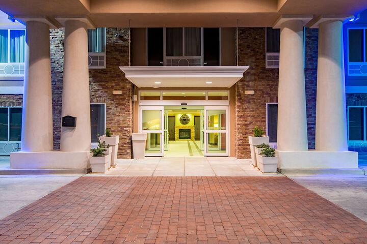 Hotel 4 of 26