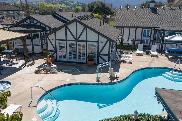 Pool 10 of 45