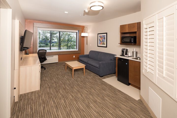 Holiday Inn Express Hotel & Suites Bay City by IHG
