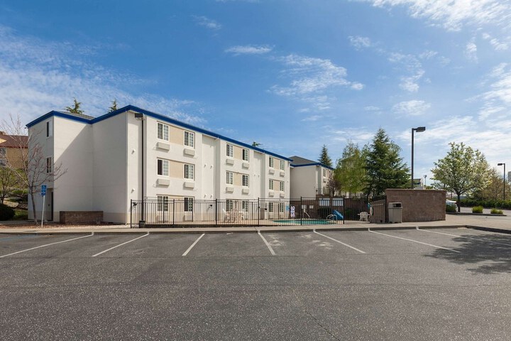 Motel 6 Auburn CA