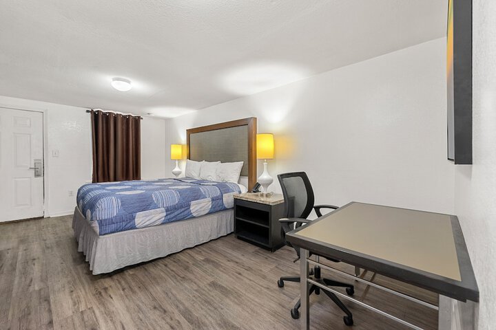 Room 43 of 70