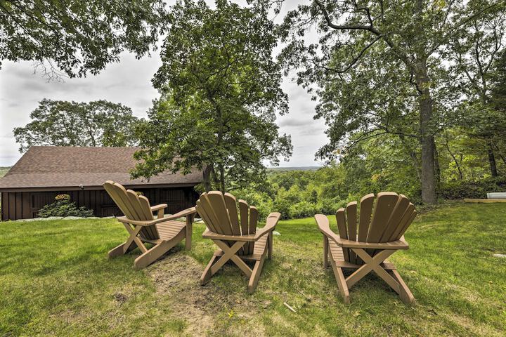 Private Guest House w / Deck + Spectacular Views!