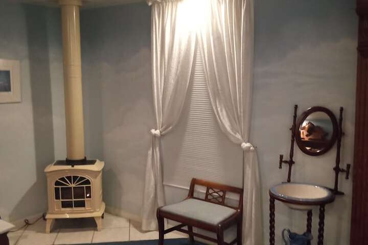 Room 42 of 48