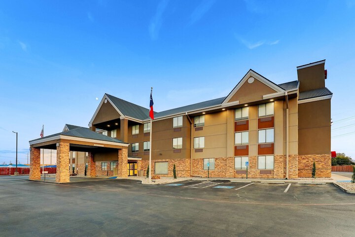 Hotel 4 of 52