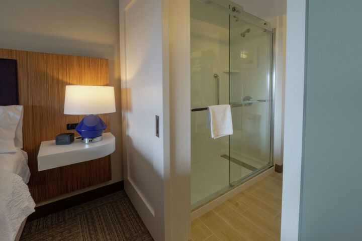 Room 15 of 43