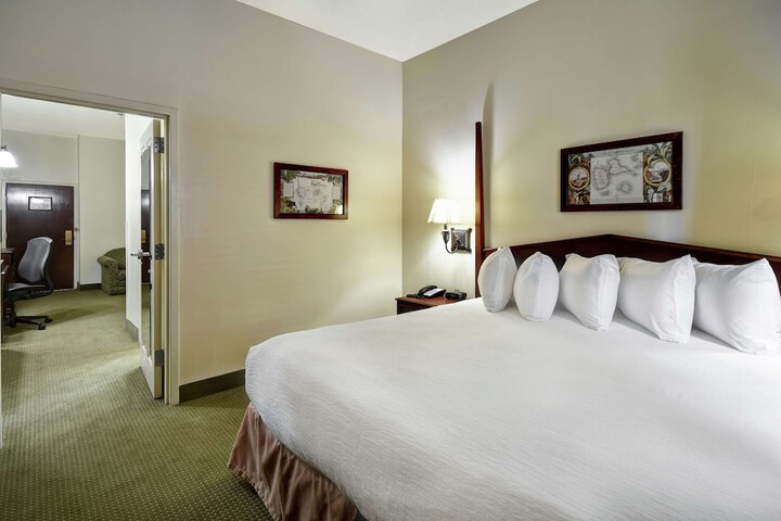 Room 26 of 46