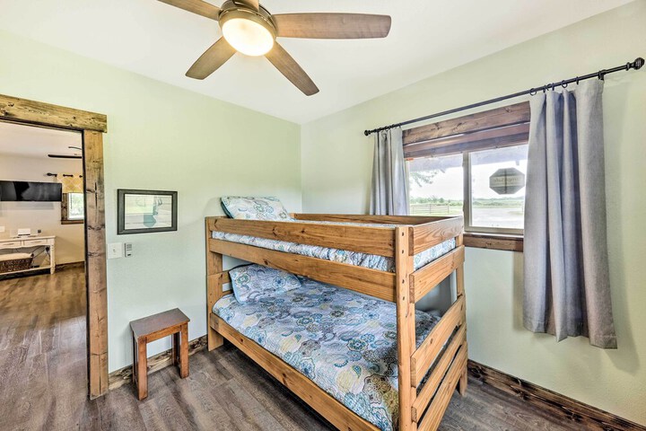 Waterfront Missouri Escape w / Private Pond & Dock!