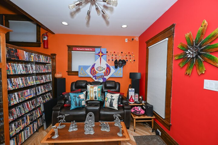 Room 153 of 276