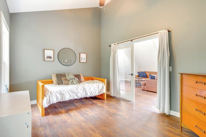 Serene Travelers Rest Apartment: 7 Mi to Downtown!
