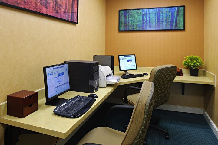 Business Center 48 of 51