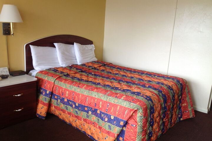 Room 12 of 26