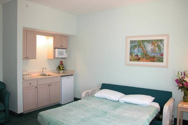 Room 13 of 35
