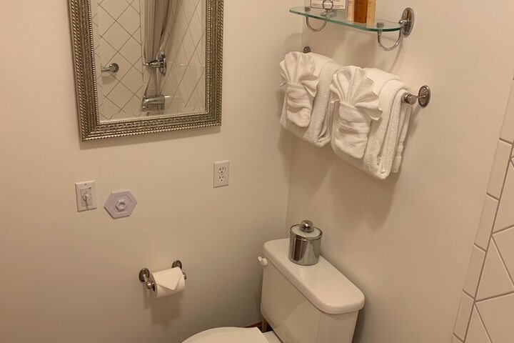Room 104 of 119
