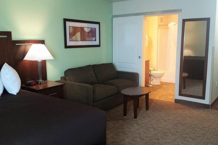 Room 32 of 42
