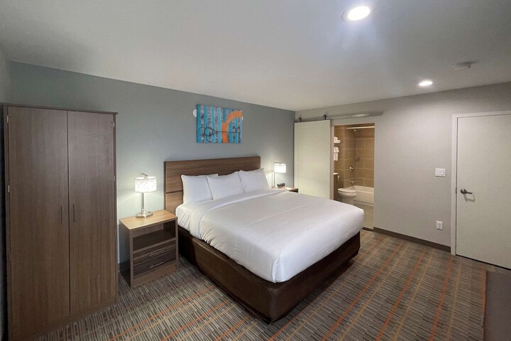 Room 7 of 28