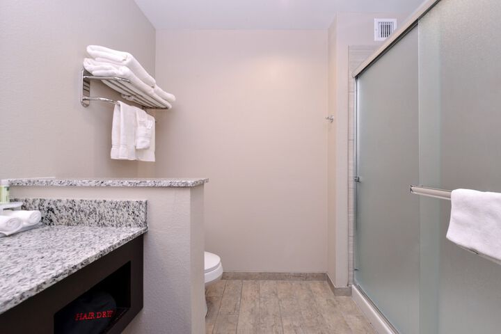 Holiday Inn Express & Suites Williams by IHG