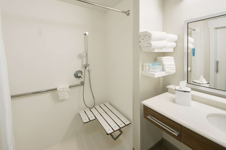 Room 15 of 49