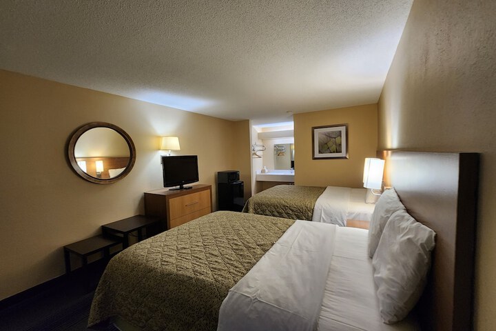 Room 12 of 16