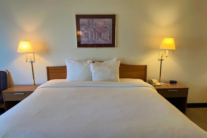 Peppermill Empress Inn