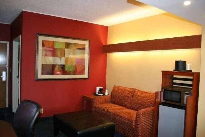 Room 17 of 38