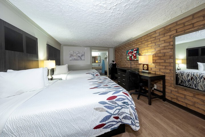 Room 28 of 29