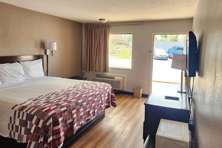 Room 8 of 17
