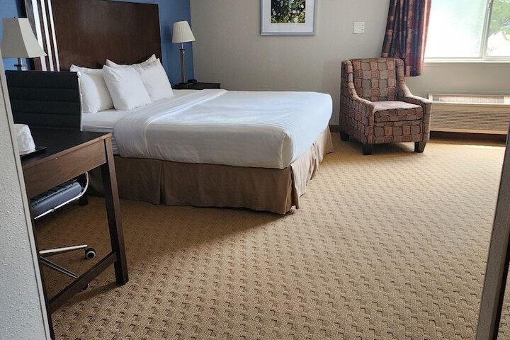 Room 10 of 34