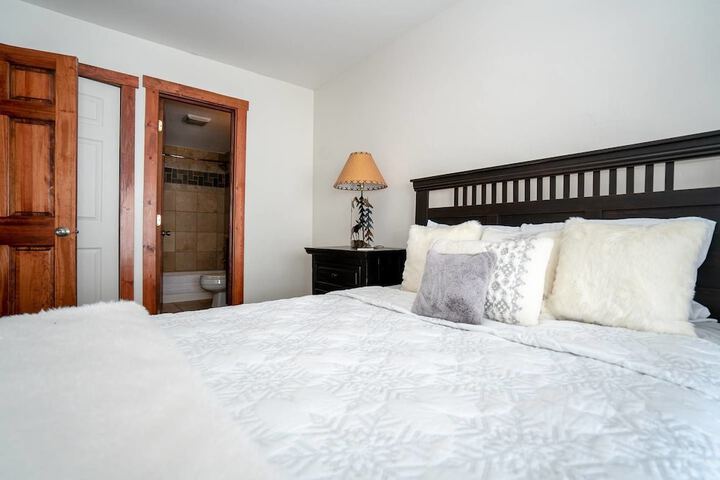 Room 18 of 32