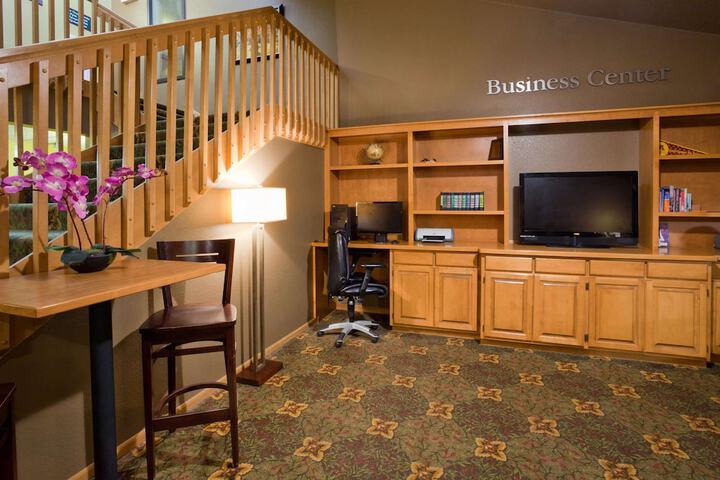 Business Center 27 of 27