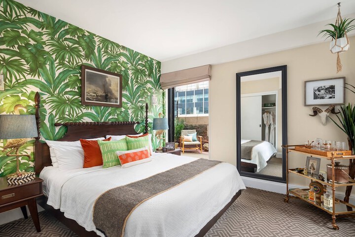 Room 14 of 75