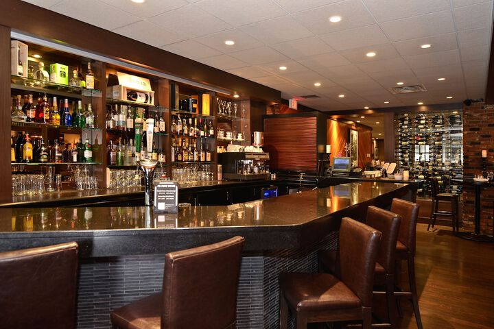 Lounge 85 of 100