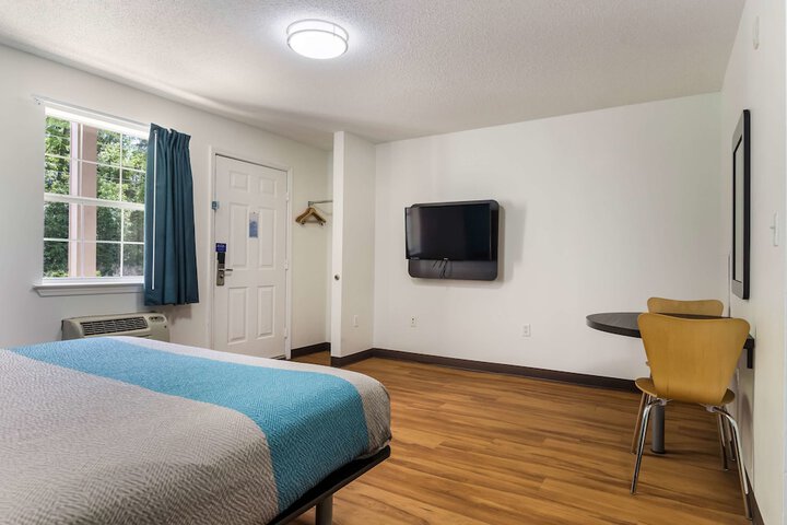 Room 17 of 29