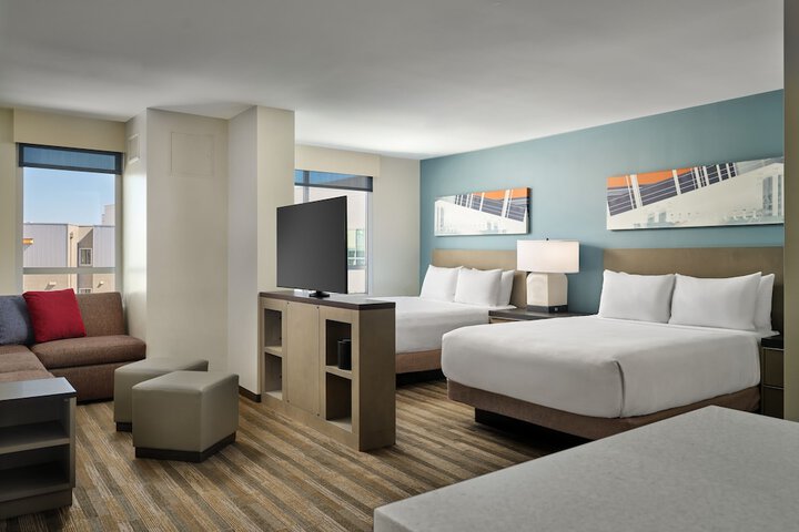 Room 12 of 30