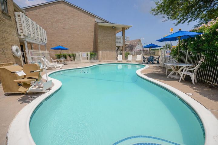 Pool 4 of 50