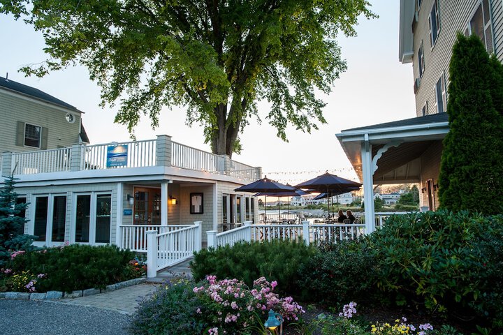 Breakwater Inn
