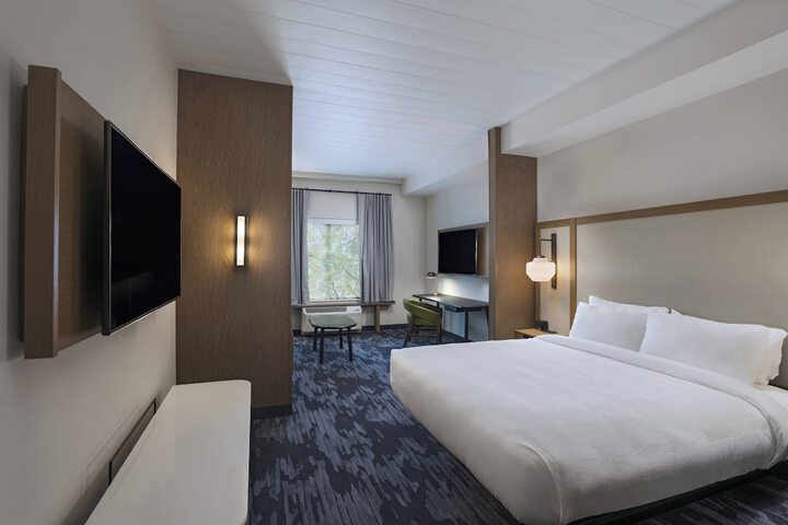 Room 14 of 26