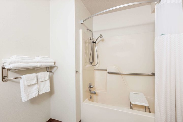 Room 12 of 17