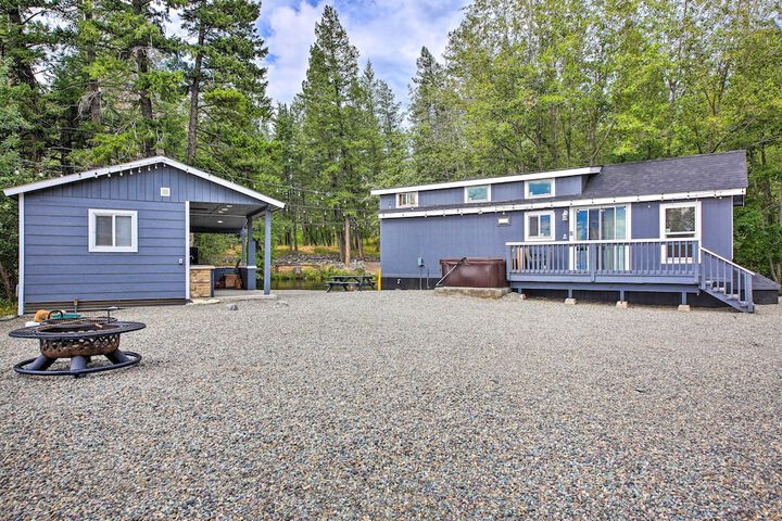 Eureka Tiny Home w / Hot Tub & Community Beach!