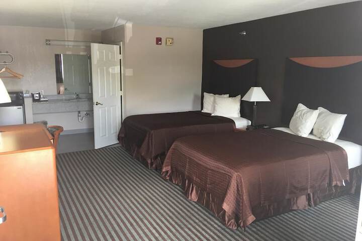 Room 6 of 14