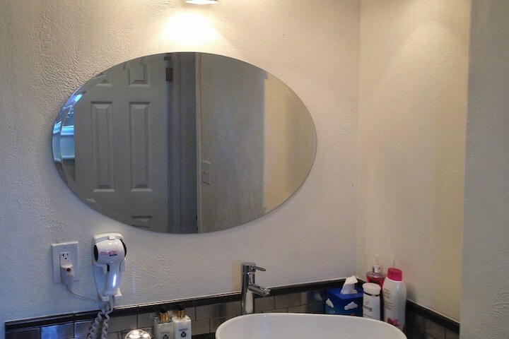 Room 118 of 182