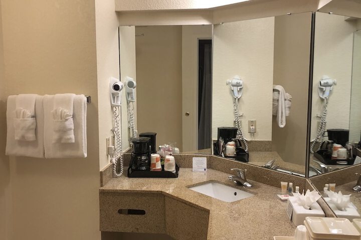 Room 34 of 71