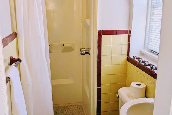Room 80 of 119