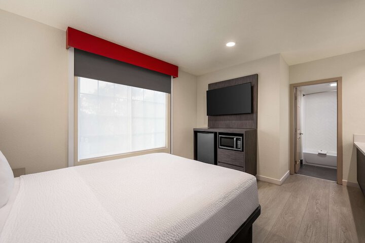 Room 52 of 85