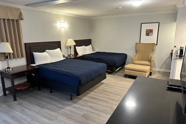 Room 9 of 33