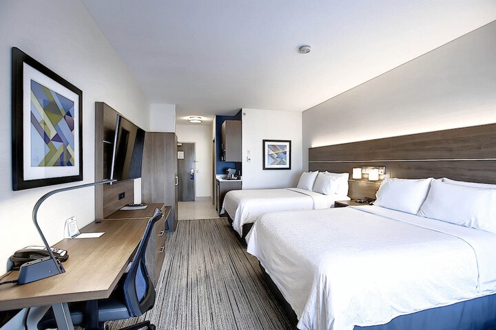 Room 30 of 42