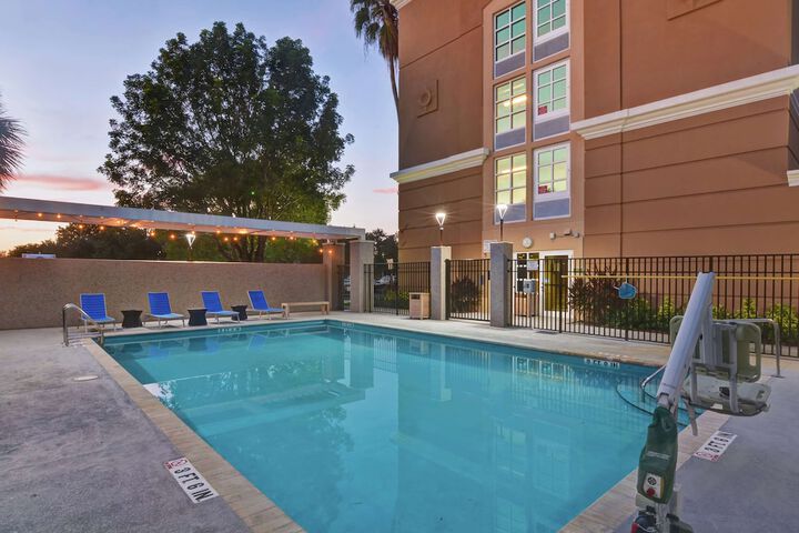 Pool 6 of 46